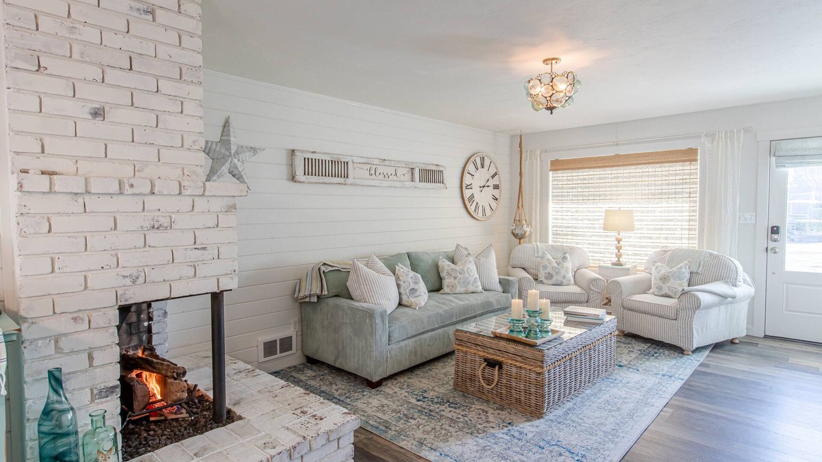 Downtown Cannon Beach House | Impeccably Maintained Retreat: Walk to Beach & Town, Firepit, Fenced Yard, Cozy Charm!