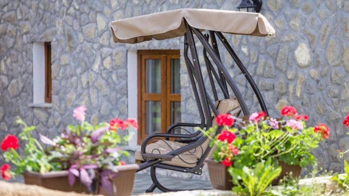 Jezerce Bed & Breakfast | Imperial house