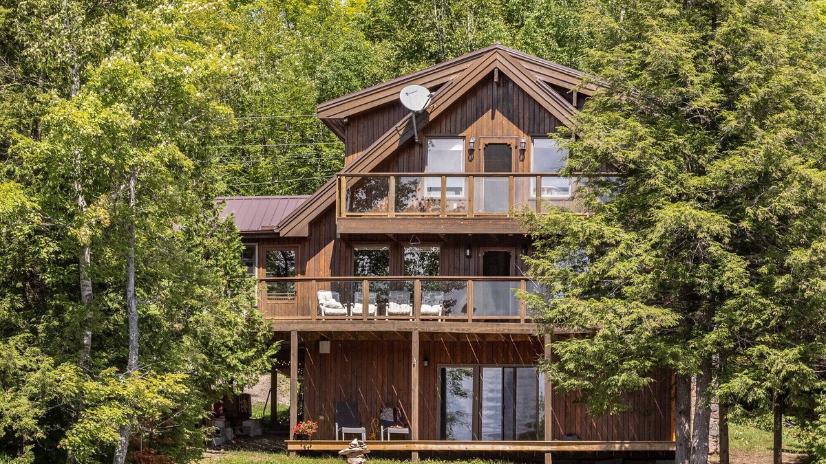 Highlands East Cottage | Impressive and spacious 4 bedroom cottage