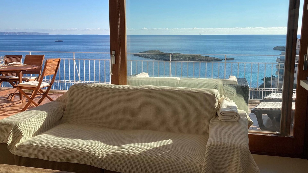 Illetas Apartment | Impressive apartment with a balcony to the sea