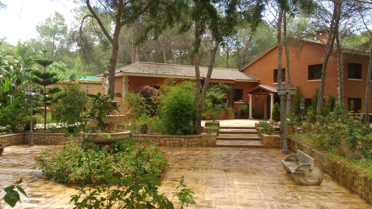 Sagunto Villa | Impressive chalet in a quiet rural area near to the beach
