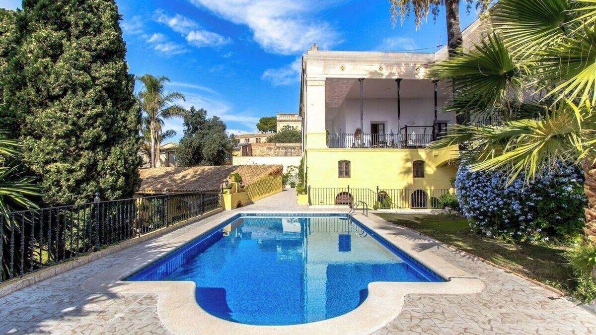 Banyeres del Penedes Villa | Impressive and Idyllic mansion for up to 40 people!