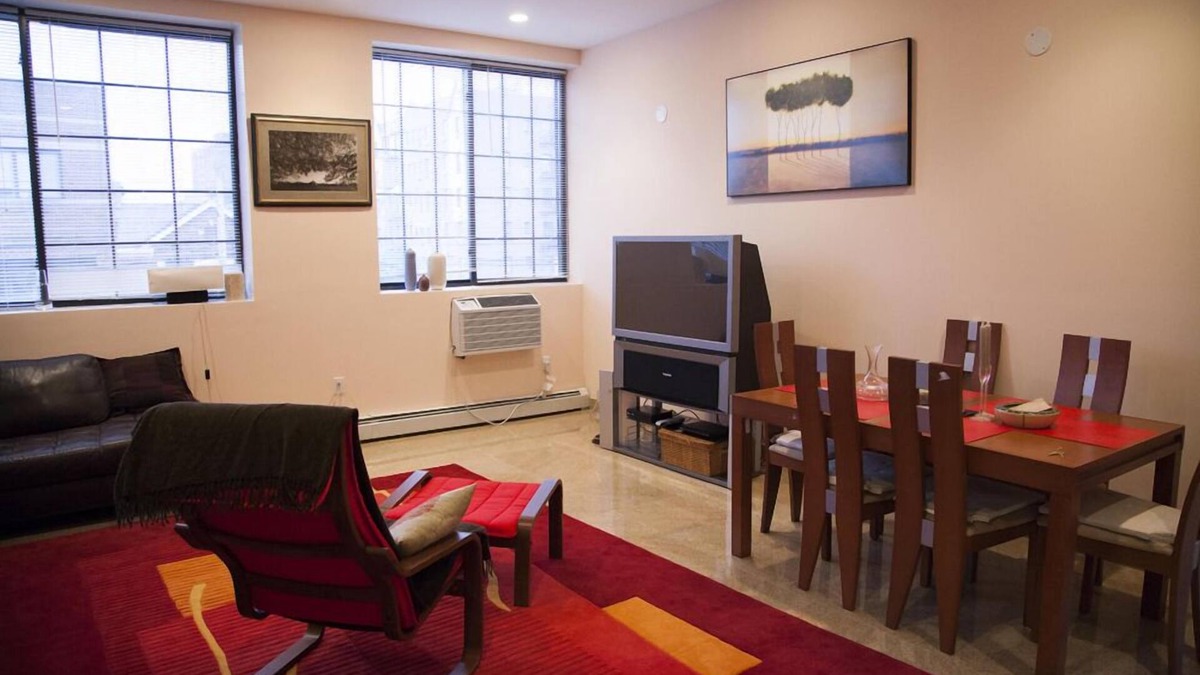 Queens Apartment | Impressive NYC Apartment, 15 Min To Manhattan