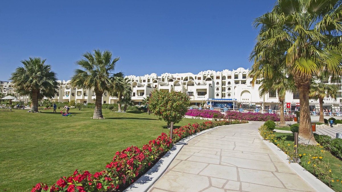 Sahl Hasheeh Apartment | In 5 star hotel Gravity Sahl Hasheesh, amazing familysized beachfront apartment