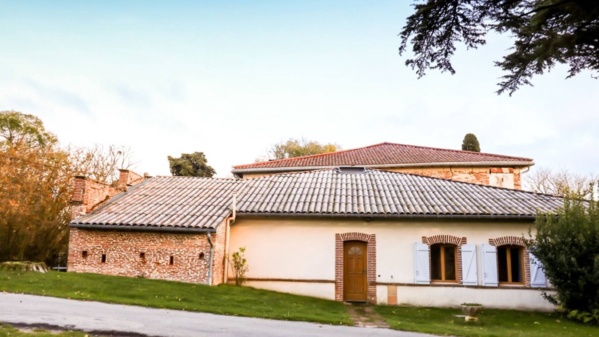 Verfeil House | In a calm and wooded environment, come and discover the Roque Basse cottage! It