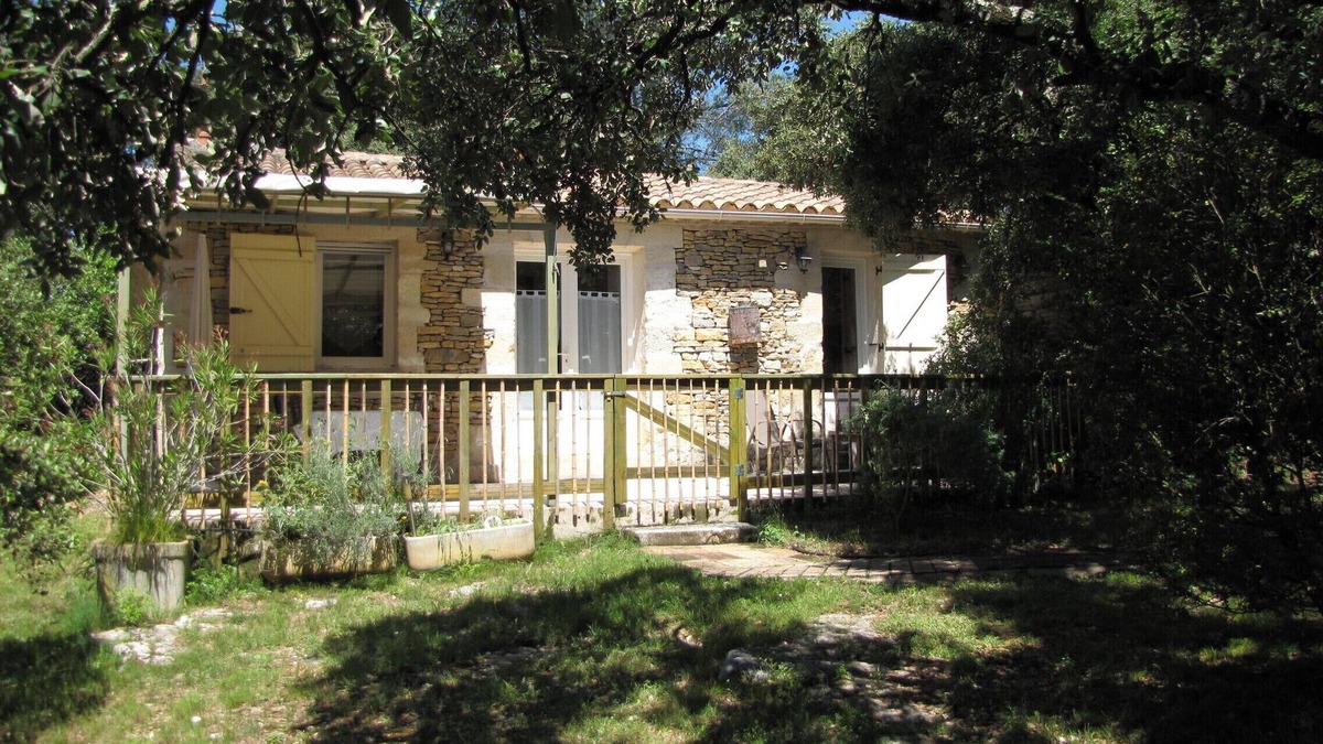 Galargues Cottage | In a Mediterranean park, quiet gîte, swimming pool, bike hire