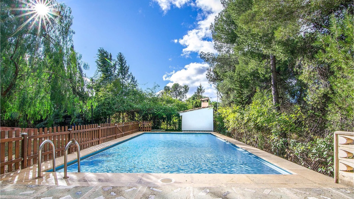 Lliria House | In a quiet location in Urbanizacion San Gerardo, this spacious vacation home welcomes you for a vari