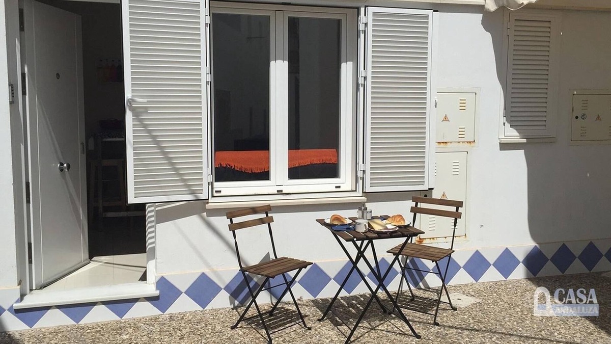 Conil de la Frontera City Center Cottage | In a very attractive location with a light and friendly atmosphere, sleeps 2-4.