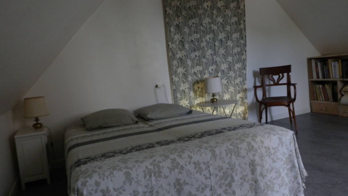 Courcay House | In an enclosed garden, old house near the Loire castles