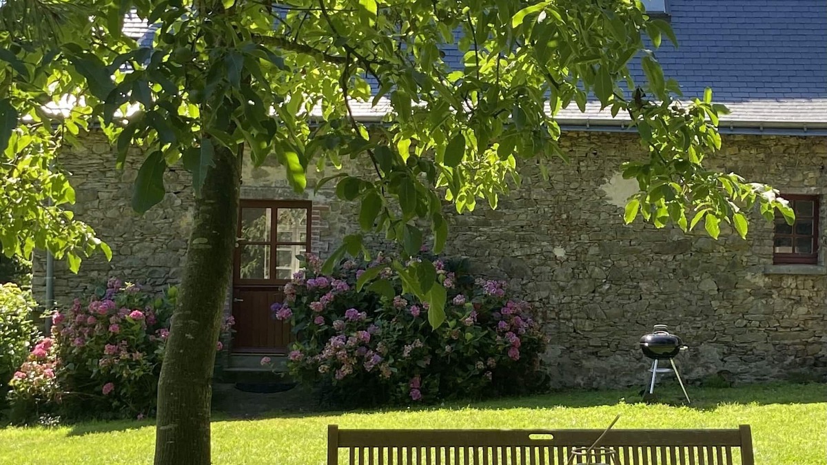 La Ferriere-de-Flee House | In Anjou, gîte in the castle grounds, with garden and heated swimming pool.