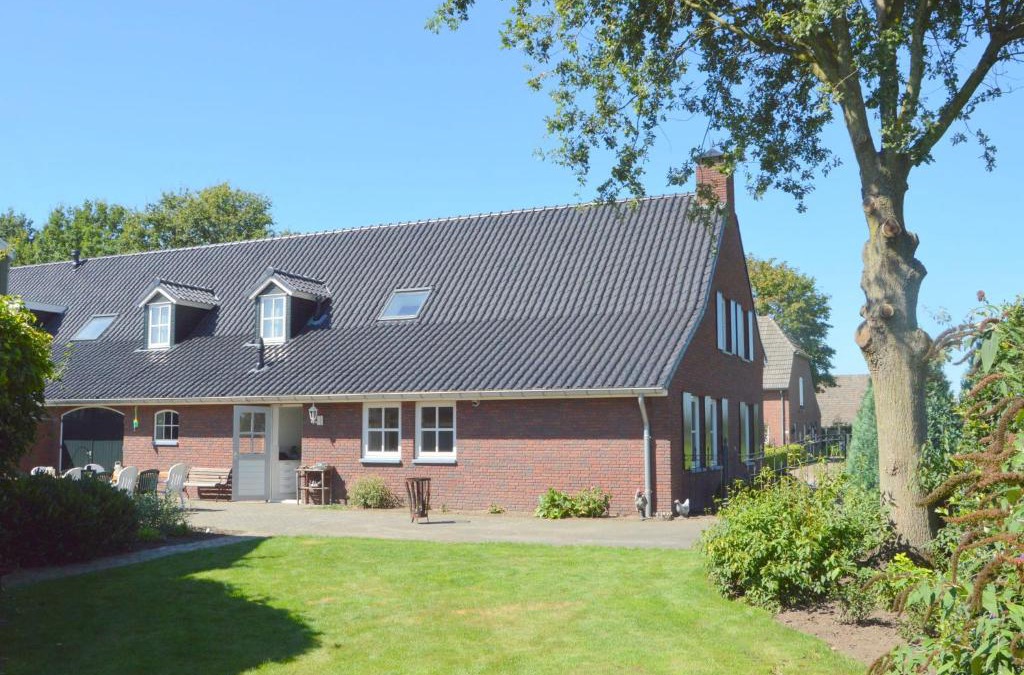 Zijtaart House | In beautiful rural area located holidayfarm with recreation room and garden