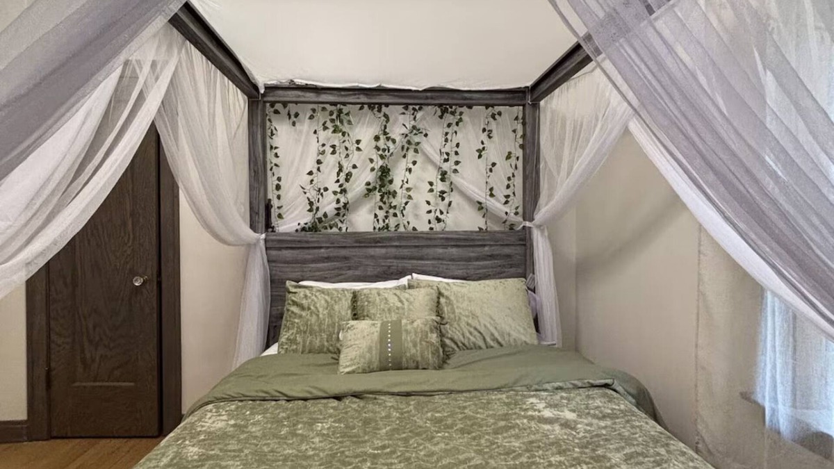 Berwyn House | in Berwyn - 3 bedrooms available