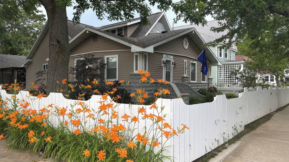 Vermilion House | In Between Dreams Summer Getaway.