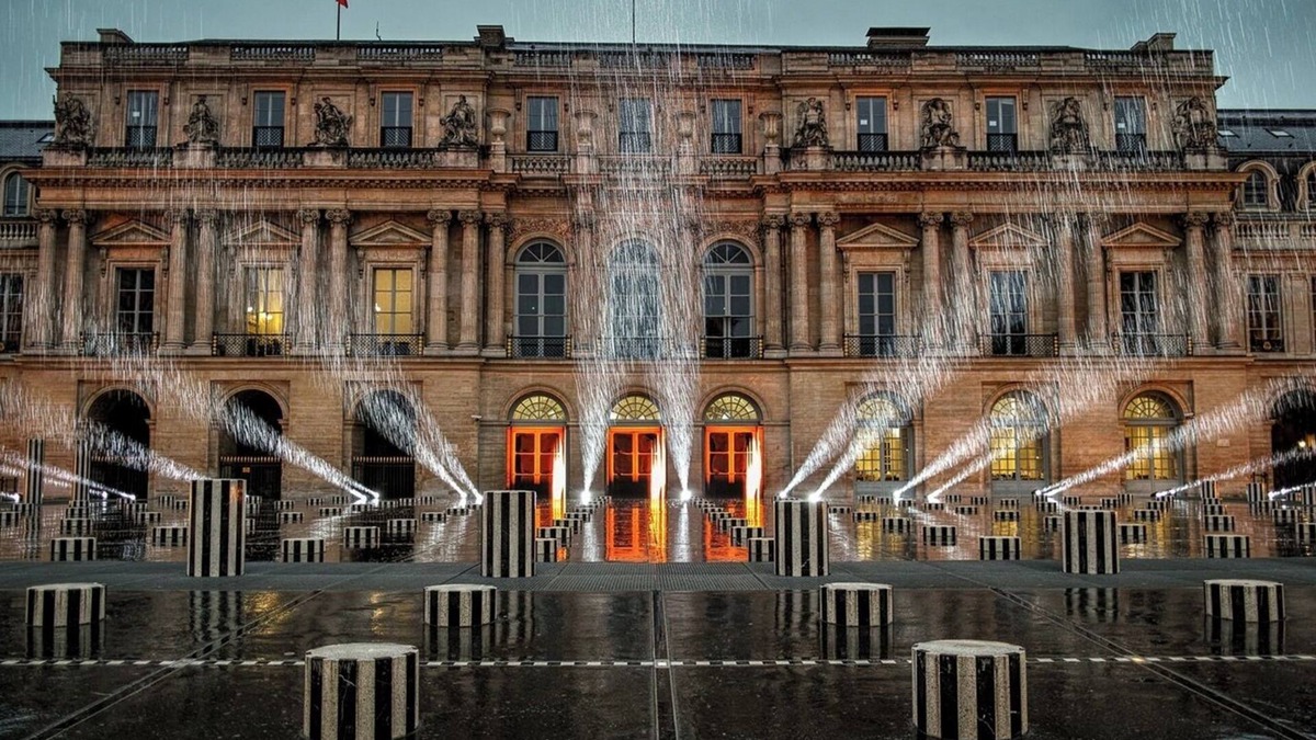 Quartier du Mail Apartment | IN BETWEEN ICONIC PLACES,THE LOUVRE,PALAIS ROYAL & PALAIS GARNIER-RUE MONTMARTRE