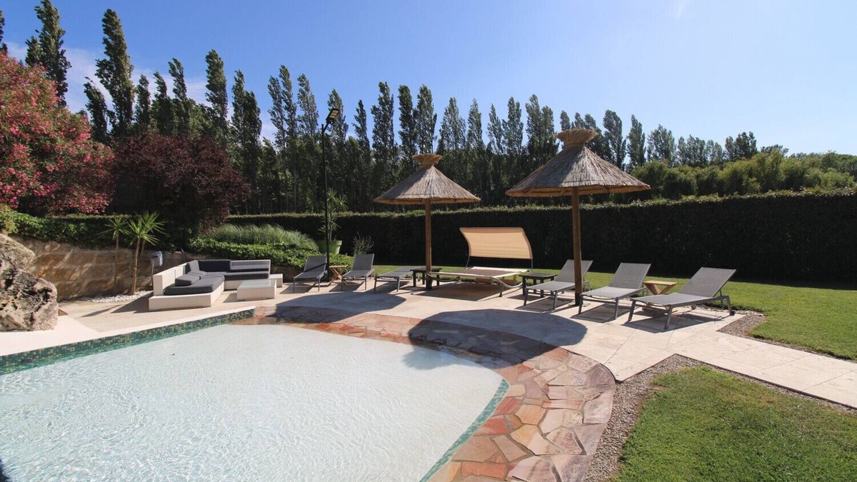 Entressen House | In Entressen, Alpilles, country house with A/C and excellent amenities