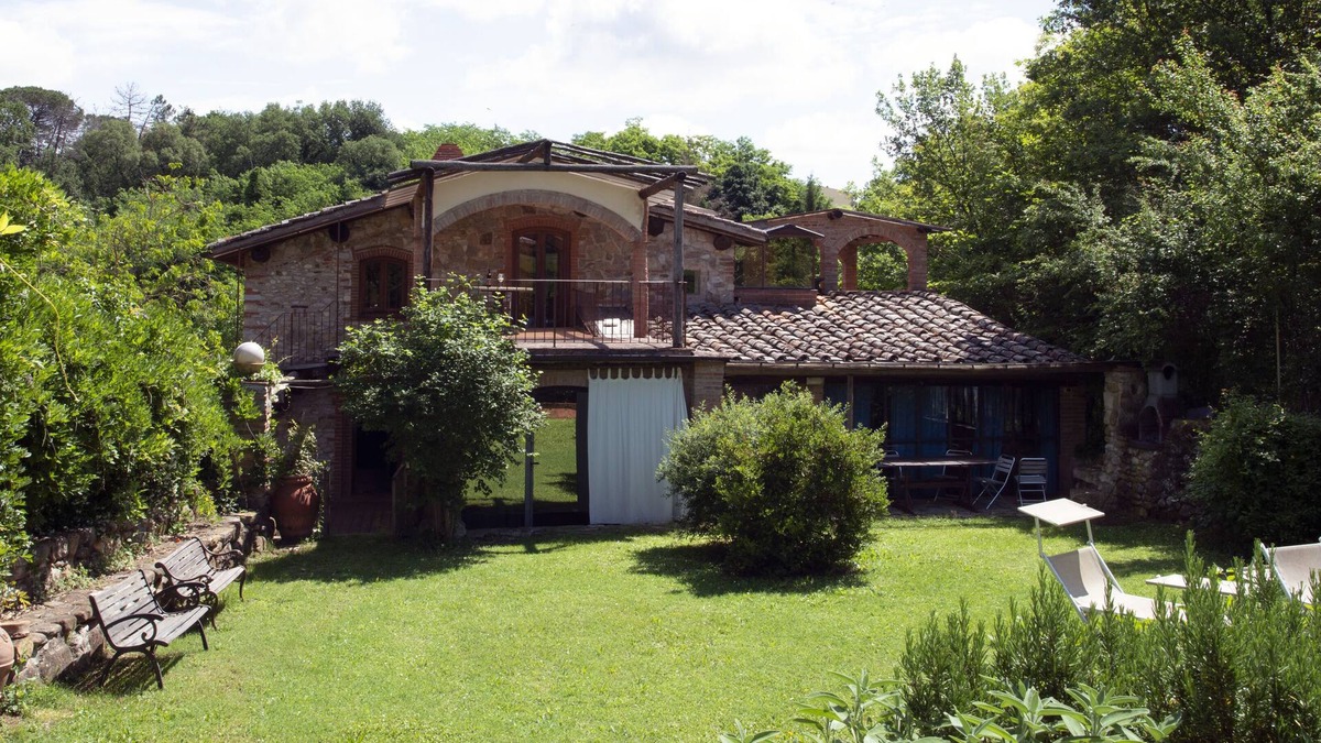 Mercatale Val di Pesa Villa | In hard of Chianti villa private garden and pool and use of outdoor hot tub