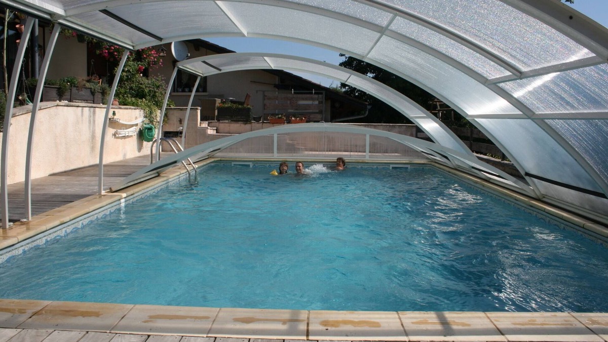 Villette-sur-Ain Apartment | In heart of the Rhône-Alpes, 4-person air-conditioned apartment, sheltered pool.