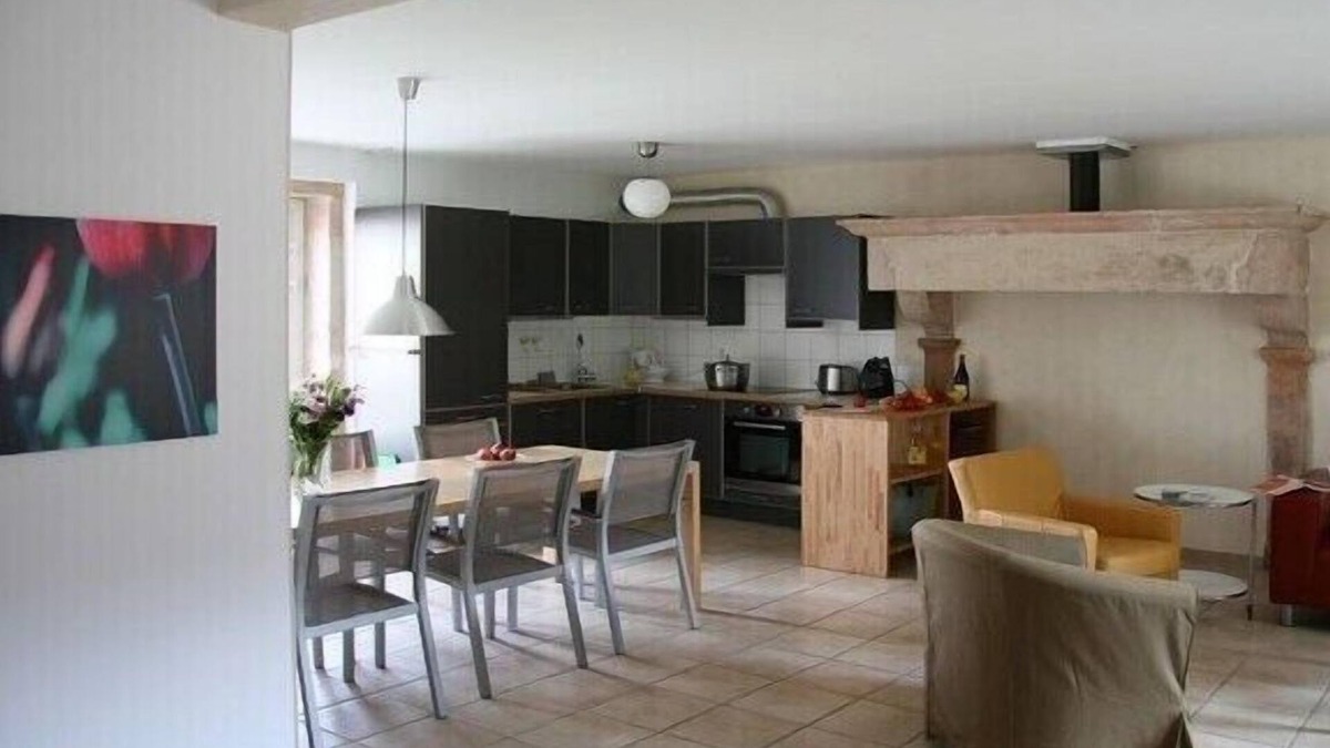 Cuisery Apartment | in La Fontenelle, Cuisery