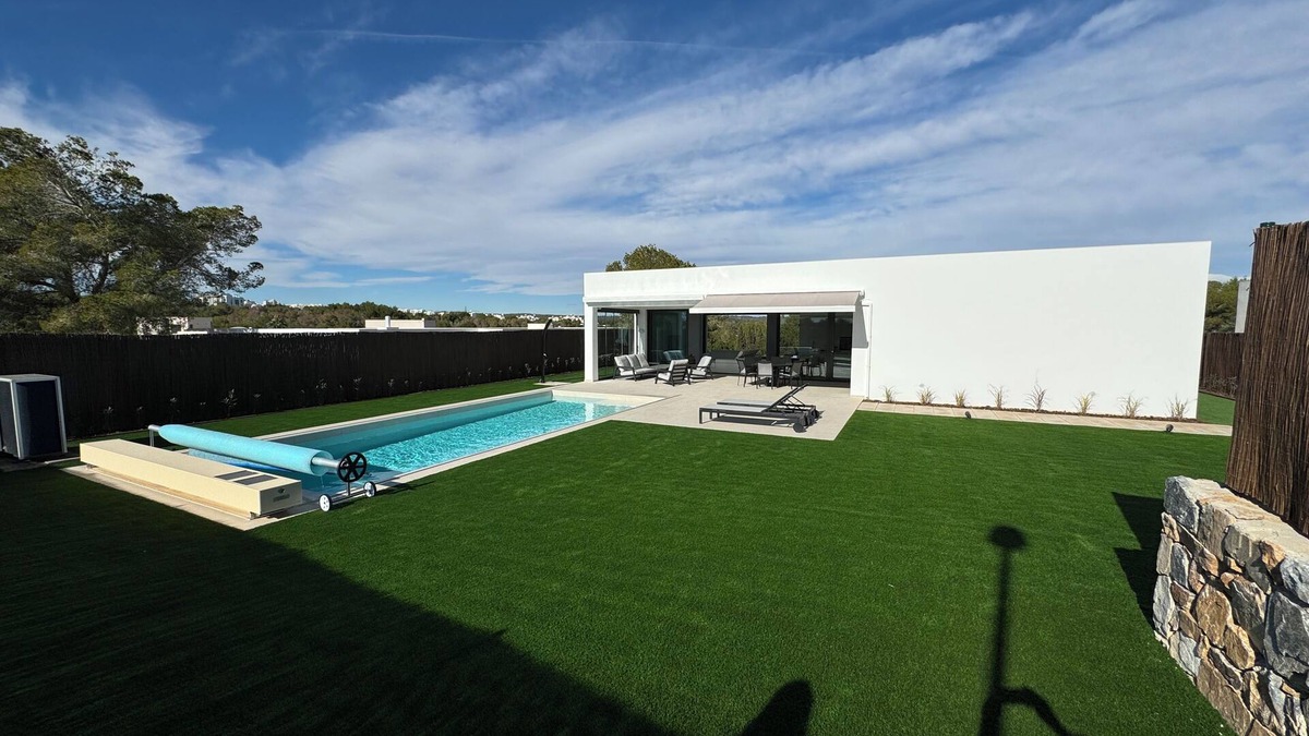 Lo Rufete Villa | In Lascolinas, one off the most beautiful golf course, a new hypermodern house