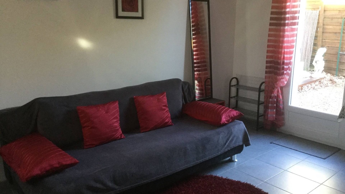 Pierrevert Apartment | IN PROVENCE STUDIO IN PEACE - 1 star