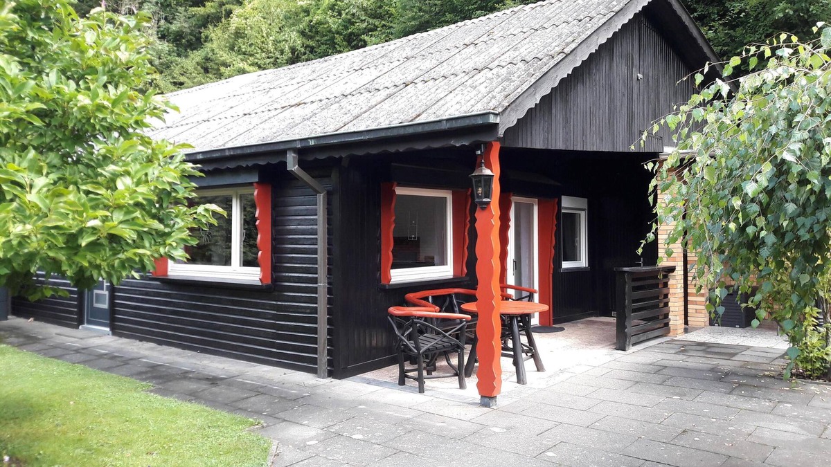 Ahrbruck House | In summer 2019 completely newly furnished cottage for 4 persons