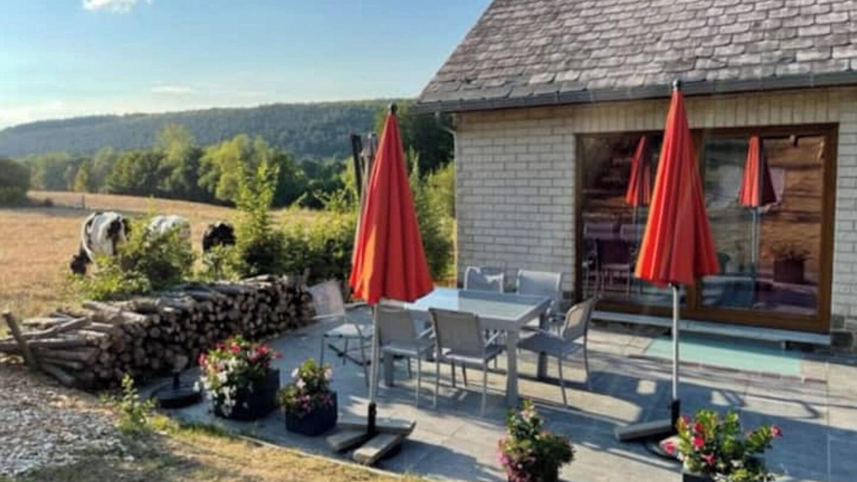 Olloy-sur-Viroin Cottage | In the Viroin-Hermeton nature park, Le gîte de la Champagne, pets allowed