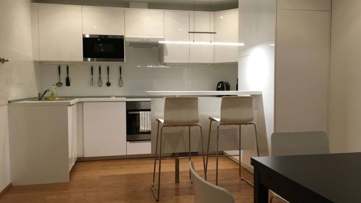 Augustenstraße Apartment | In the center, 2-room-apartment, 75sqm, 20% DISCOUNT from 1 month! W-Lan, TG, partly with AC!