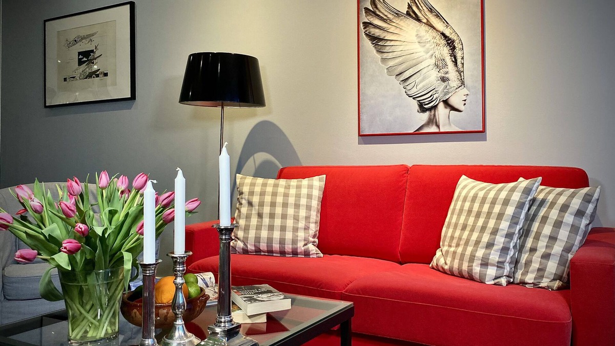 Augustenstraße Apartment | In the center, 2-room-apartment, 75sqm, 20% DISCOUNT from 1 month! W-Lan, TG, partly with AC!
