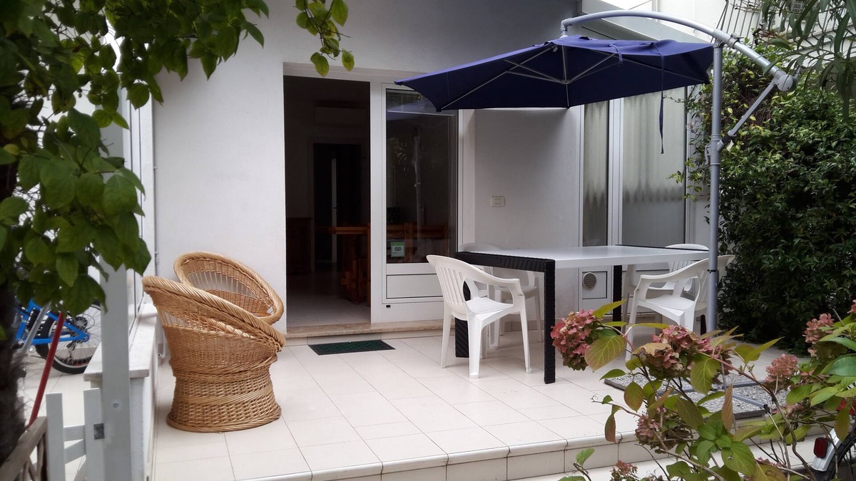 Grado Apartment | In the center. Apartment with garden and terrace a few meters from the beach