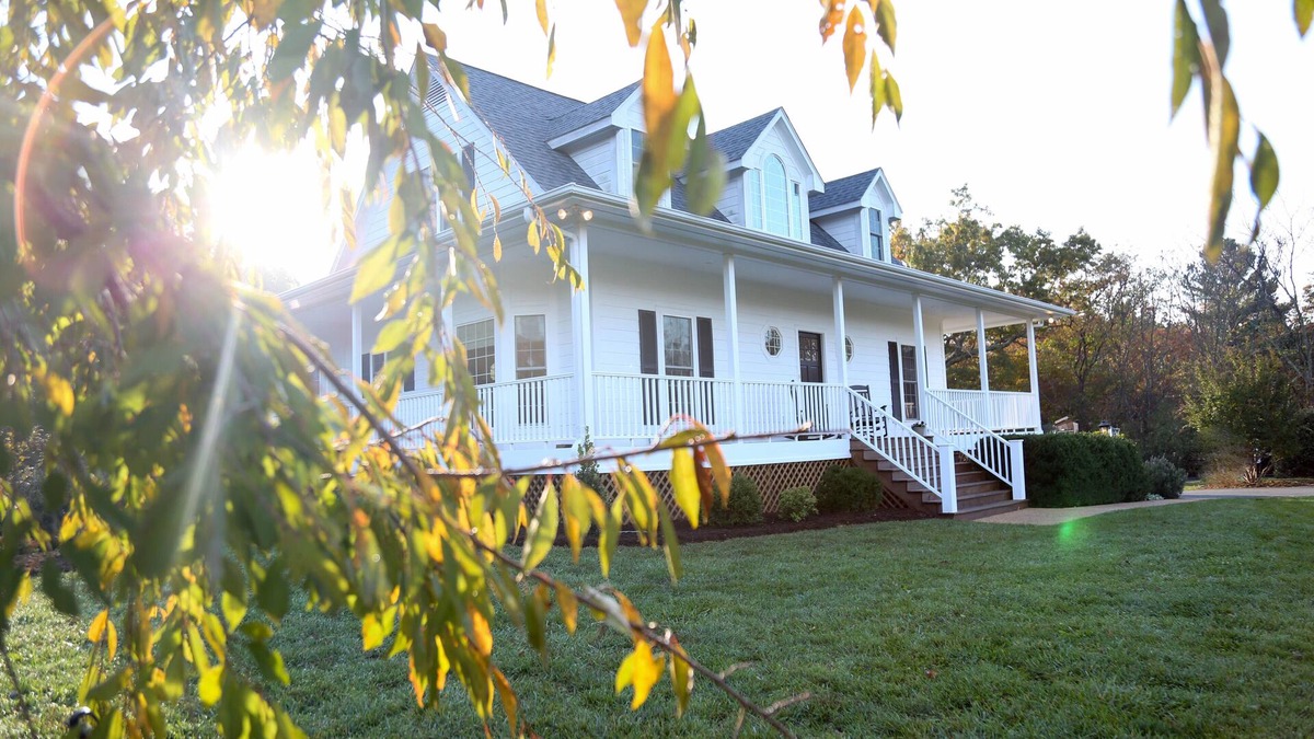 Afton House | In the center of Nelson County's wine and beer region, 19 miles to UVA/Cville