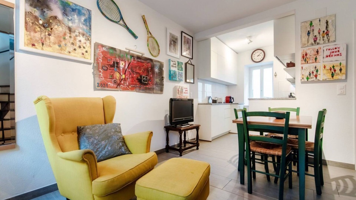 Bissone Apartment | In the characteristic village of Bissone (Casa In Contrada)