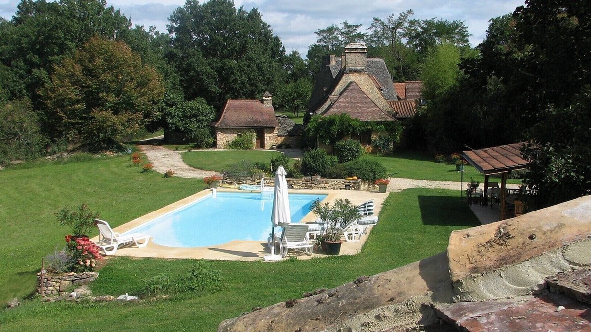 Castels et Bezenac Cottage | In the Dordogne, authentic house in eighteenth private hamlet with pool