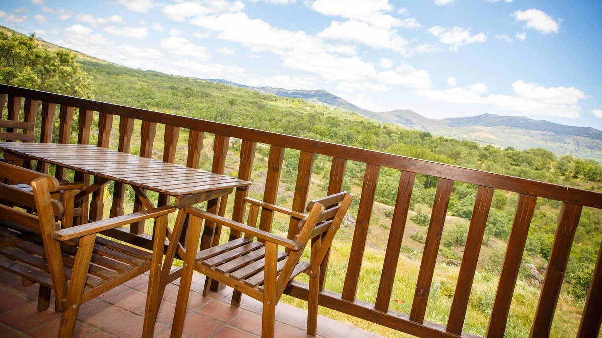 Horcajuelo de la Sierra Ski Chalet | In the house the Corco you can enjoy a terrace with barbecue and front yard