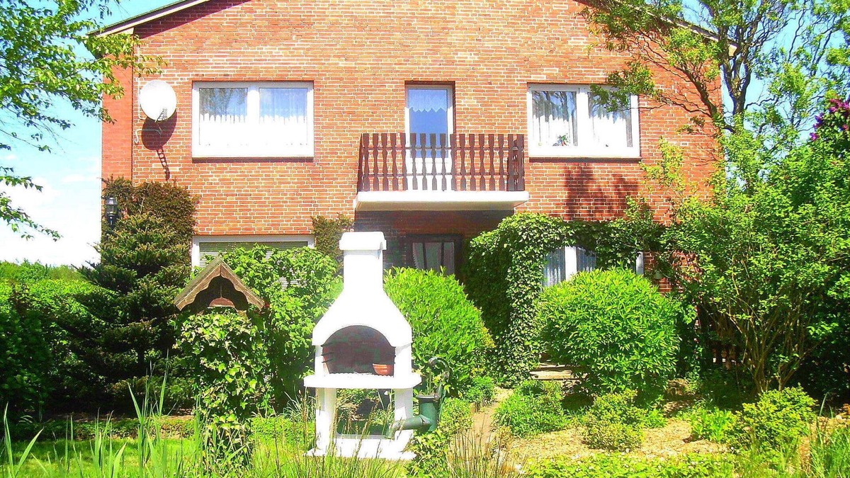 Schwabstedt Apartment | In the footsteps of Theodor Storm. Quiet rural idyll - back to nature.