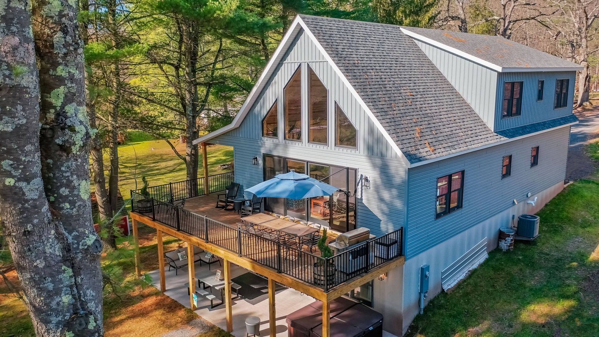Paradise Point House | In the Groove: Level Lakefront with Private Dock and Hot Tub