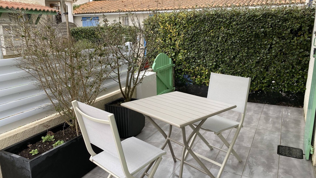 La Cotiniere Apartment | In the heart of La Cotinière, studio, private parking wifi