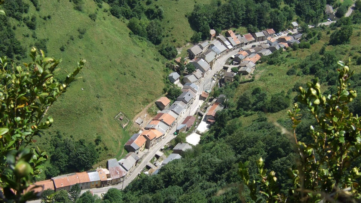 La Fajolle House | In the heart of a preserved, welcoming, flower-filled mountain village