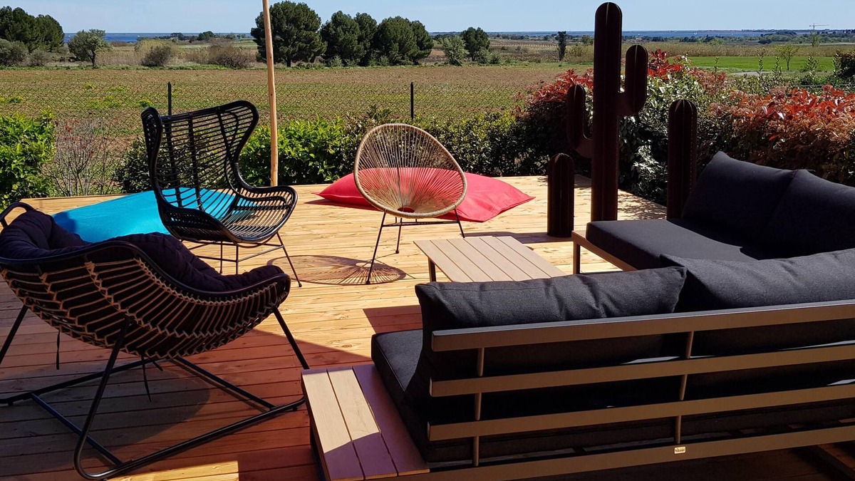 Pomerols Ski Chalet | In the heart of a wine-growing estate, cottage with swimming pool, sea view and Thau lagoon