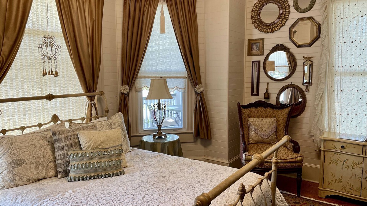 Historic Downtown Apalachicola House | In the Heart of Apalachicola~Walk Everywhere!~Ivory Pearl Suite~Majestic Jewel