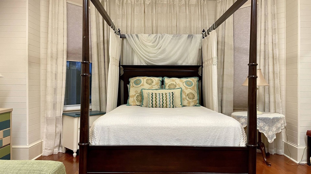 Historic Downtown Apalachicola House | In the Heart of Apalachicola~Walk Everywhere!~Gypsy Gem~Majestic Jewel Inn
