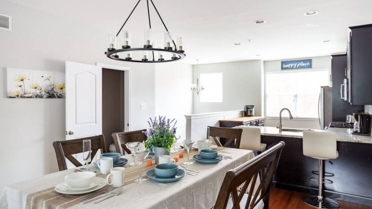 Conshohocken House | In the heart of Conshy, close to hwy & rails. Biking trail & close to Philly.