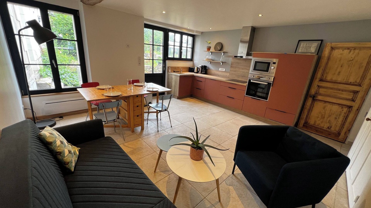 Athee-sur-Cher House | In the heart of the castles, charming gite in the village
