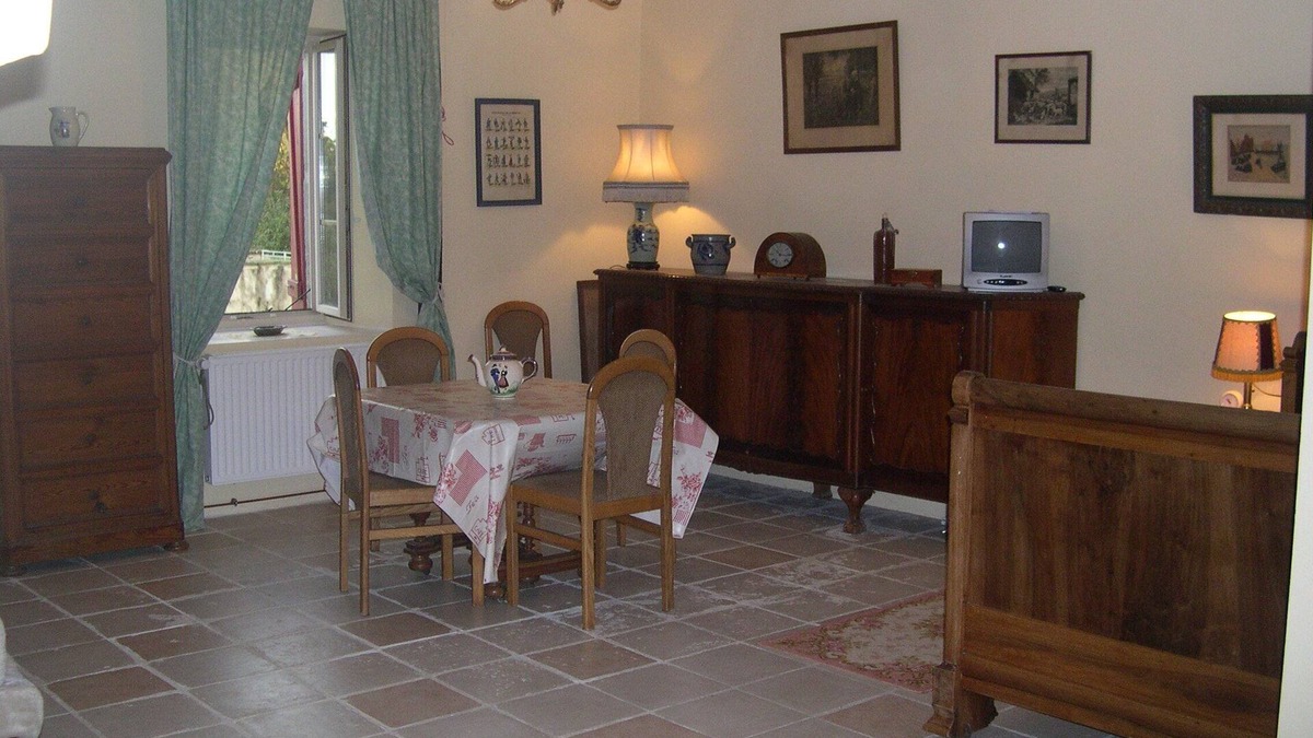 Larochemillay Apartment | In the heart of Morvan. In the village square. A few kilometers from Mont Beuvray