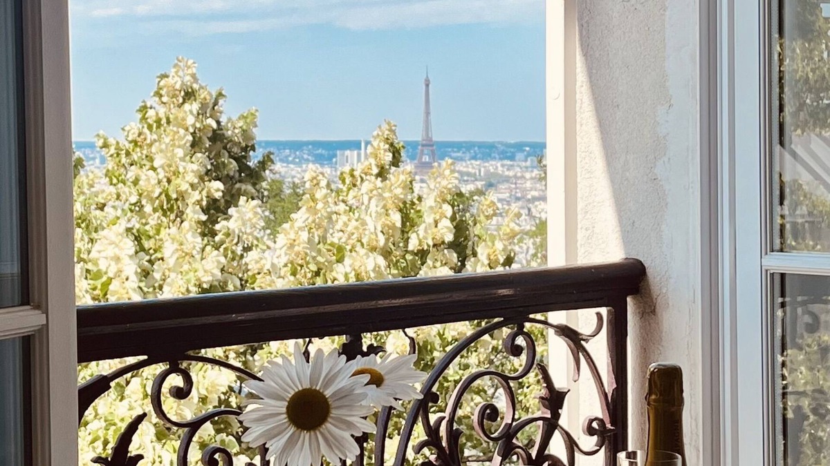 Montmartre Apartment | In the Heart of Montmartre