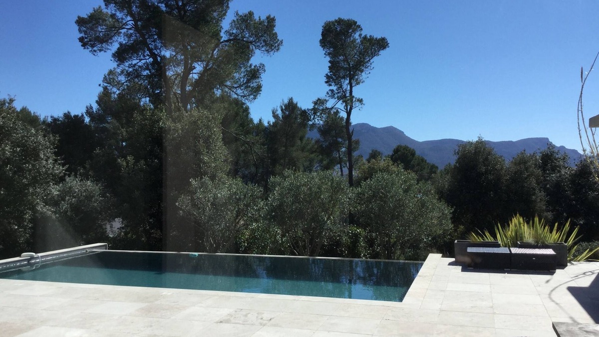 Pourrieres House | In the heart of nature, just a few kilometers from Aix-en-Provence, a change of scenery guaranteed.