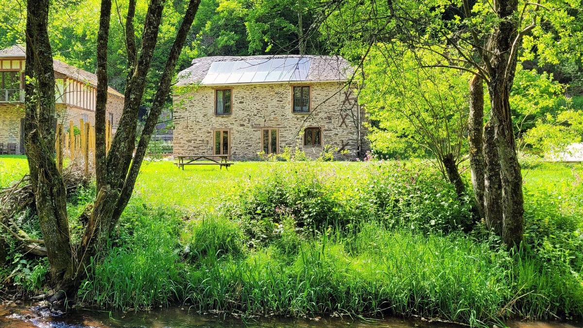 Centres House | In the heart of nature, in an old mill, house with swimming pool