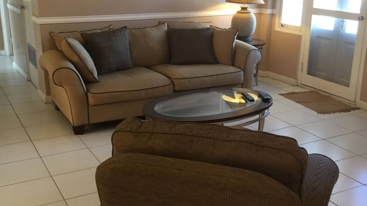 Downtown Nassau House | In the heart of the city