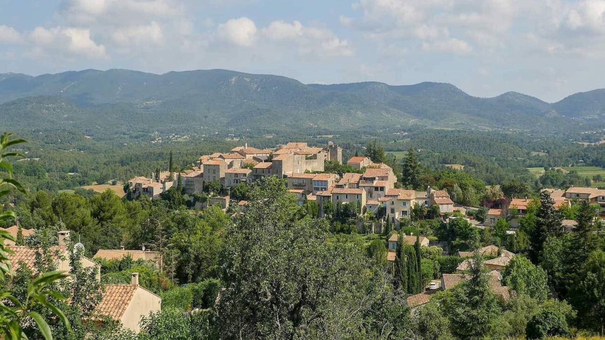 Grambois House | In the heart of the Luberon, spacious house in Grambois, private pool.