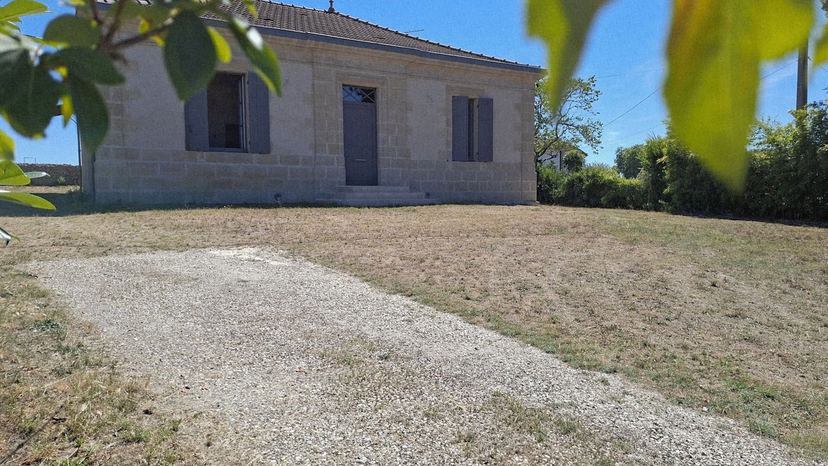 Bommes Bed & Breakfast | In the heart of the Sauternes crus classés, the Maison de Grand Pierre