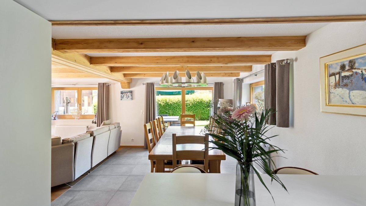 Champery Ski Chalet | In the heart of the village of Champéry, close to the Paladium and only a few meters from the cable